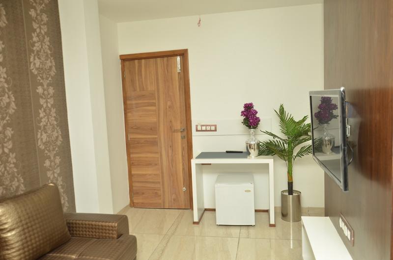 Sankeshvar Hotel The Grand Parshwanath المظهر الخارجي الصورة