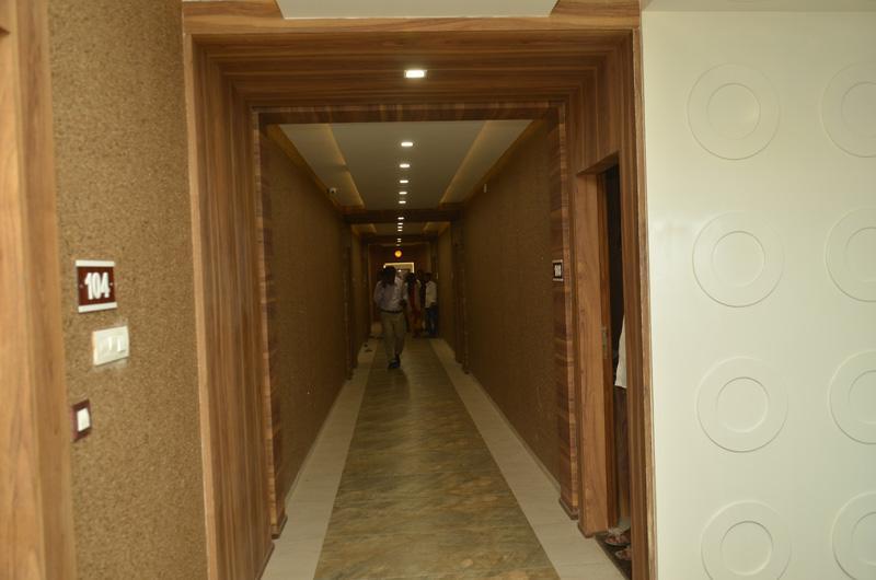 Sankeshvar Hotel The Grand Parshwanath المظهر الخارجي الصورة